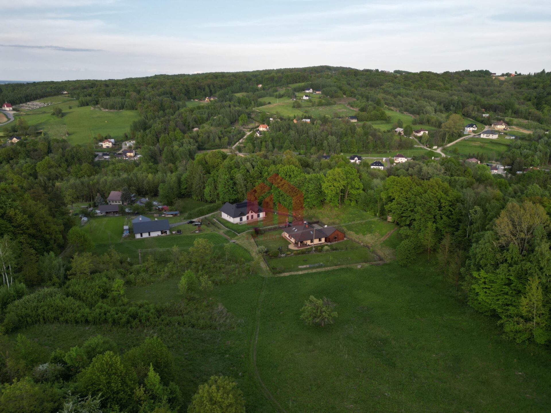 Dom w otulinie natury, 216 m2,na uboczu przy lesie