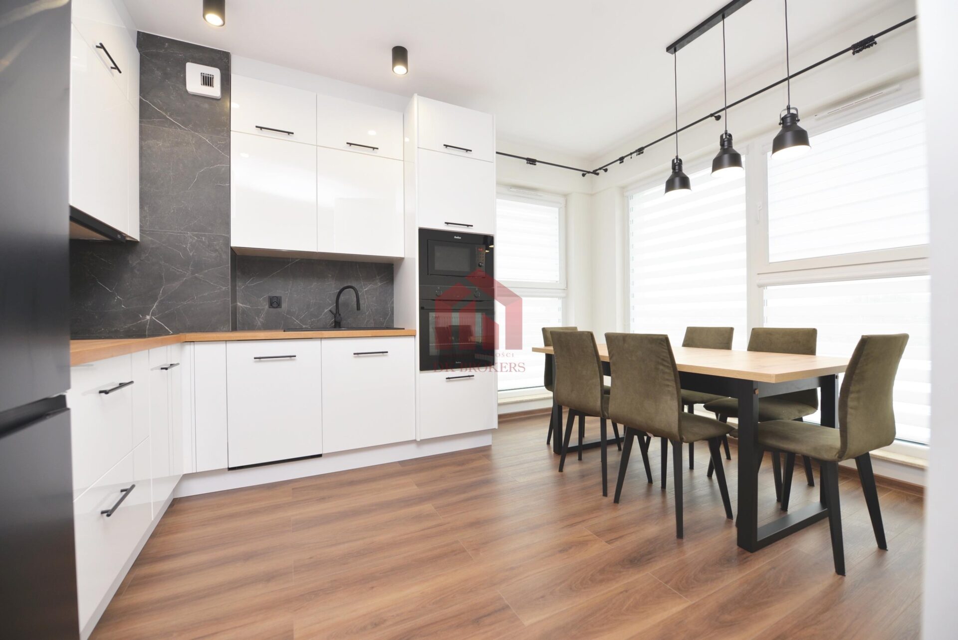 2 POKOJE z GARAŻEM Zalesie Wieniawskiego