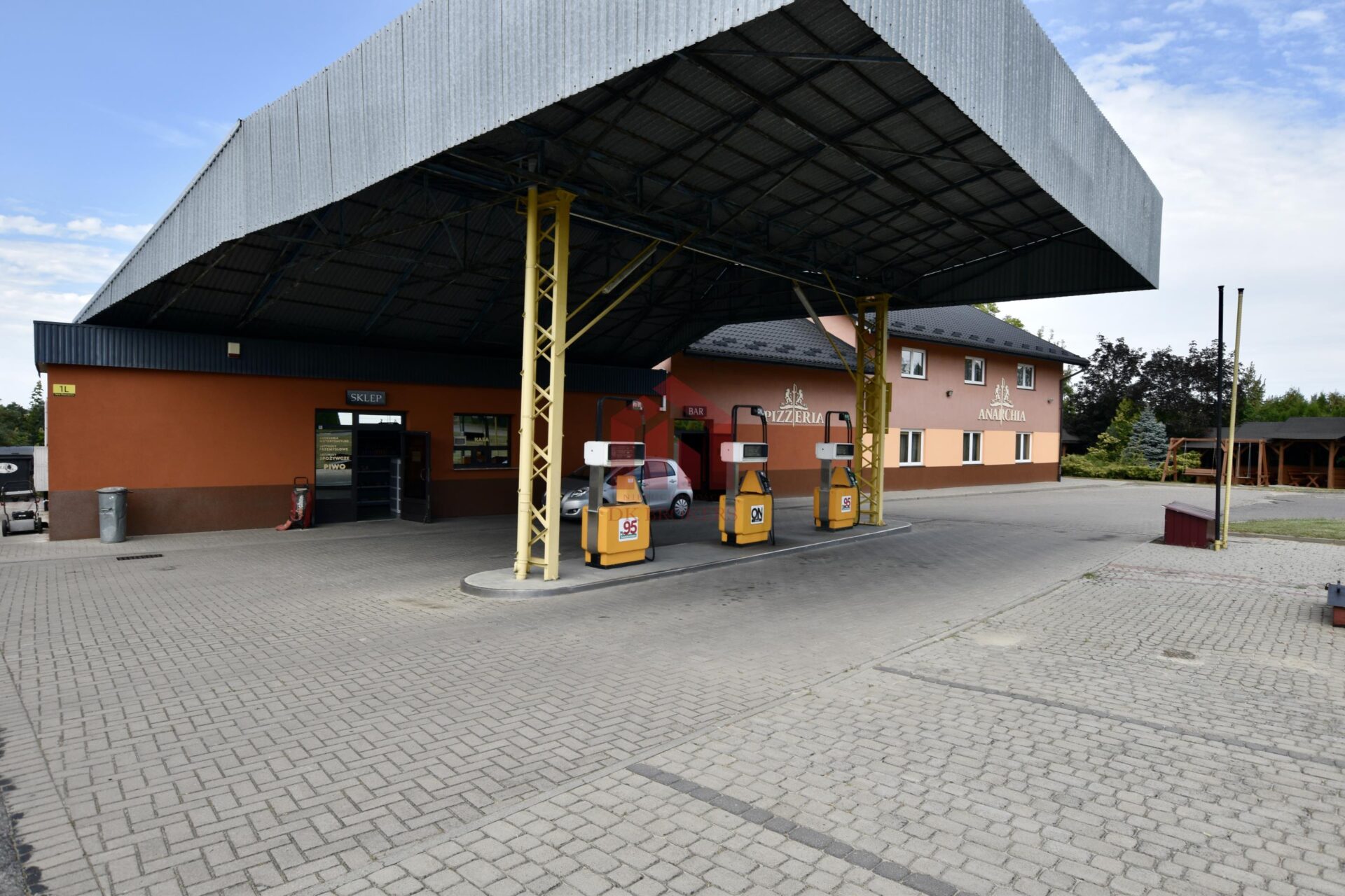 Gotowy BIZNES stacja paliw i sala bankietowa DK4