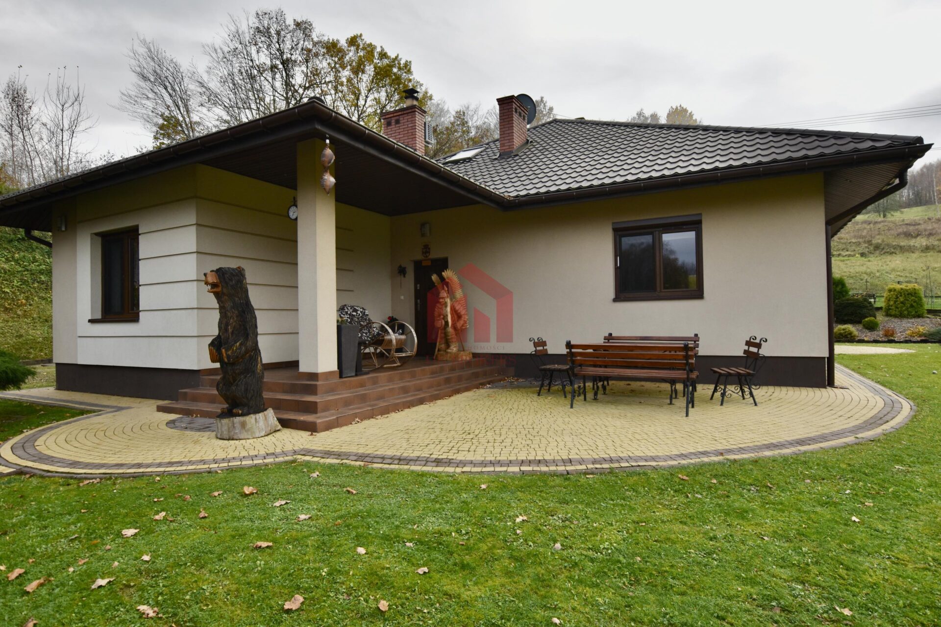 DOM przy lesie i na uboczu, ale blisko miasta