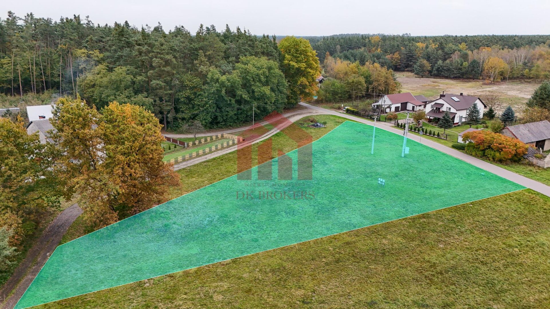 Wola Ociecka 28 ar BUDOWLANA przy lesie WZ