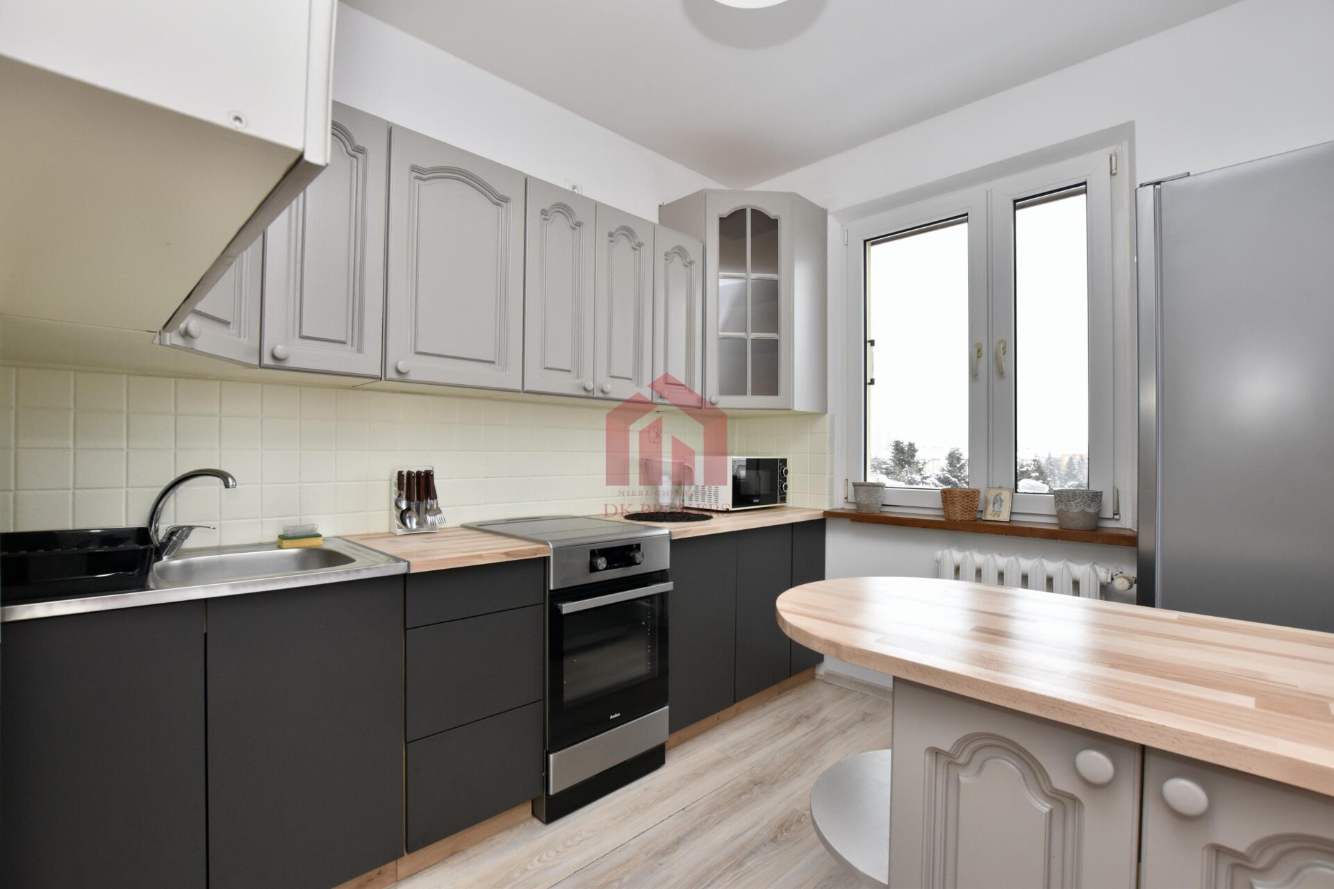 3-pokoje+kuchnia – umeblowane mieszkanie os. Kmity