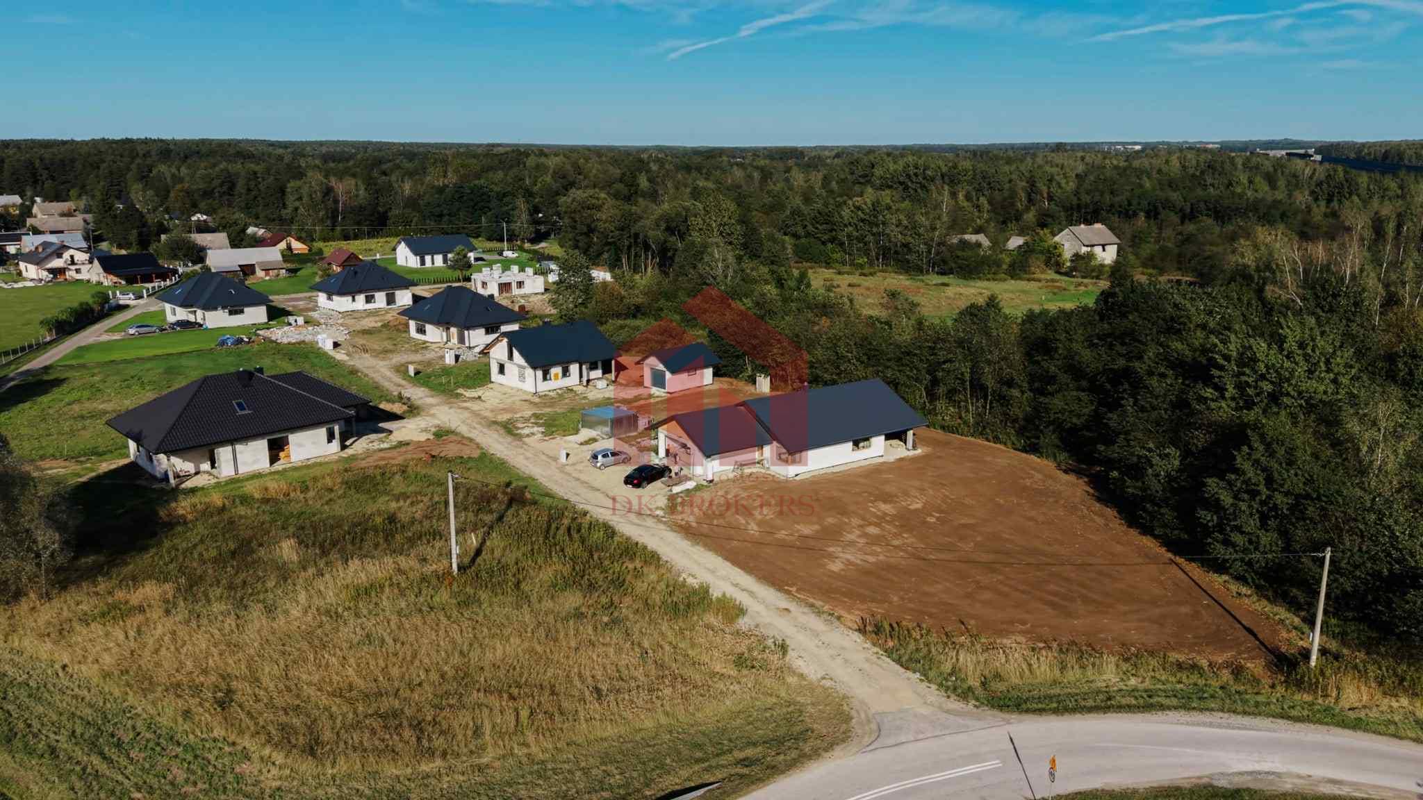 Działka na kameralnym osiedlu z mediami, 9,5 ar WZ