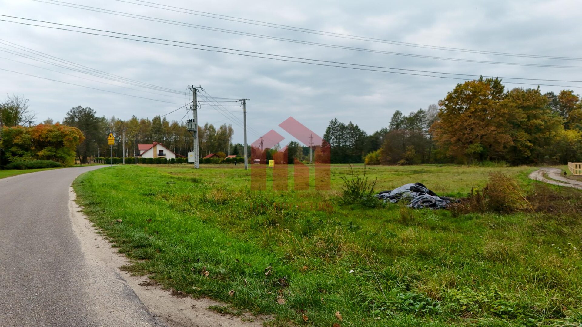 Wola Ociecka 28 ar BUDOWLANA przy lesie WZ